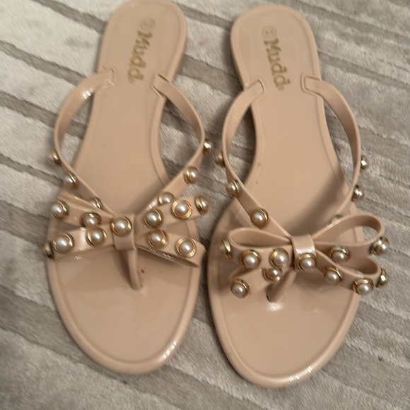Casual beige flip flop - Picture 2 of 3